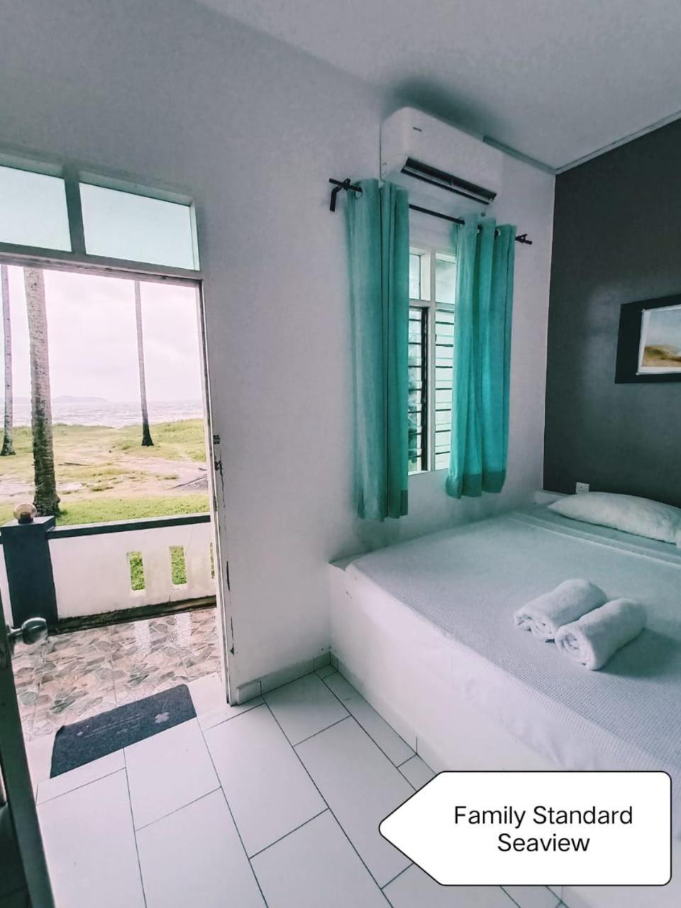 Aqil Beach Inn Marang Exterior foto