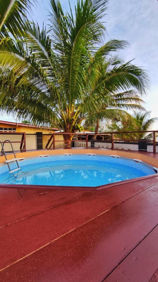 Aqil Beach Inn Marang Exterior foto
