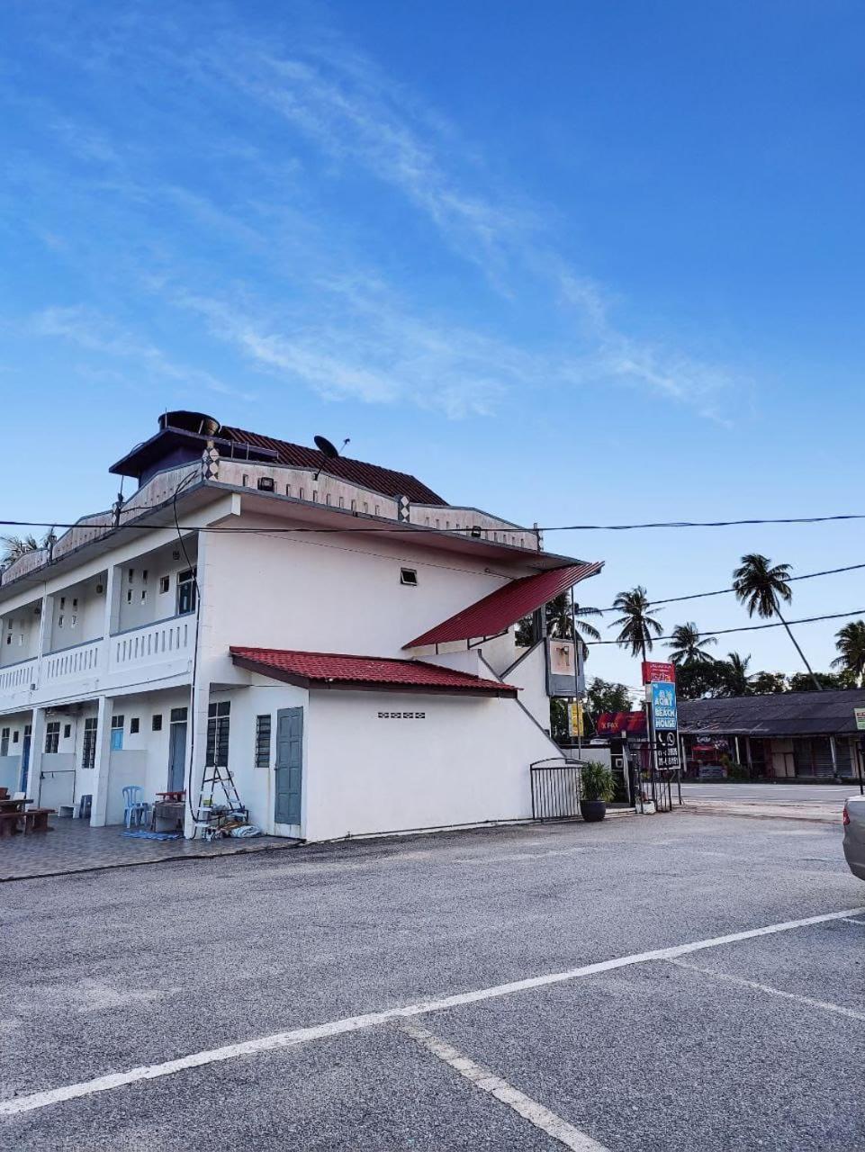 Aqil Beach Inn Marang Exterior foto